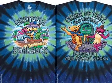 Состав футболки: высококлассный хлопок, окраска по технологиям, изображение, не теряющее яркость в течении трёх лет, капля вдохновения от Jerry Garcia.Футболки Grateful Dead уникальны.Винрарнейшая группа 20-го столетия, одна из легенд Вудстока стала идейным вдохновителем первых хакеров, дэдхэдов. Сейчас эти люди- владельцы хай-тек корпораций, основоположники новых направлений в музыке, культуре, бизнесе, которых объединяет одно: они самые передовые. Под музыку Grateful Dead был создан первый Apple, футболки GD носили те, кто открыл первый форум в интернете. Одев футболку вы говорите миру: даже если я стою на месте, я буду впереди других, я выделяюсь из массы, я - дедхэд.Дополнительная информация о футболке: плотный коттон 210 г/м, вываренный с дополнительной усадкой. Футболка не садится, без боковых швов.